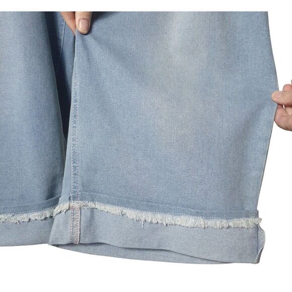 Baccini Womens Plus Capri Jeans 24W Light Blue Frayed Hem Denim Comfy Slimming - Picture 7 of 8